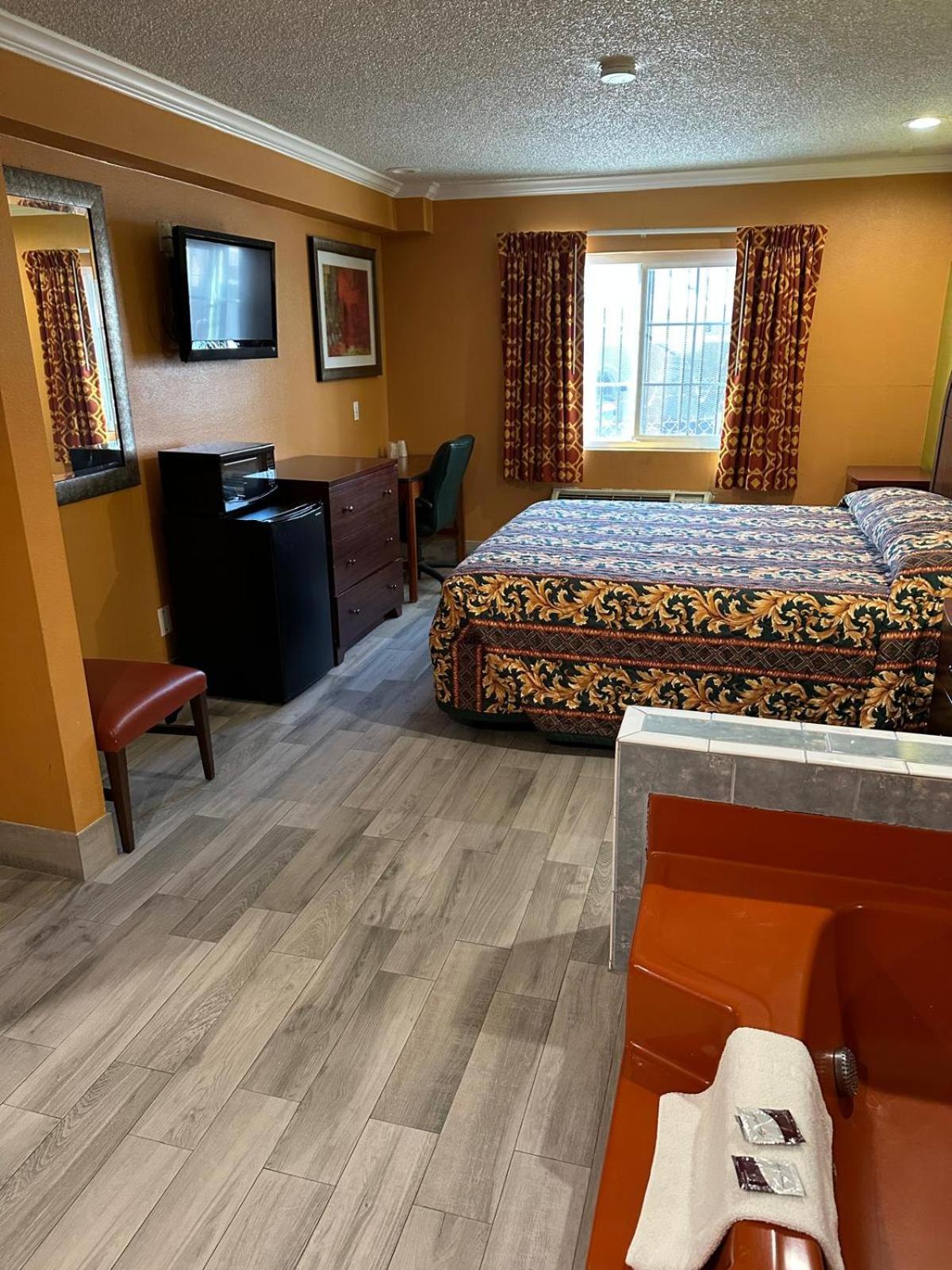 Heritage Inn And Suites Corona Dış mekan fotoğraf