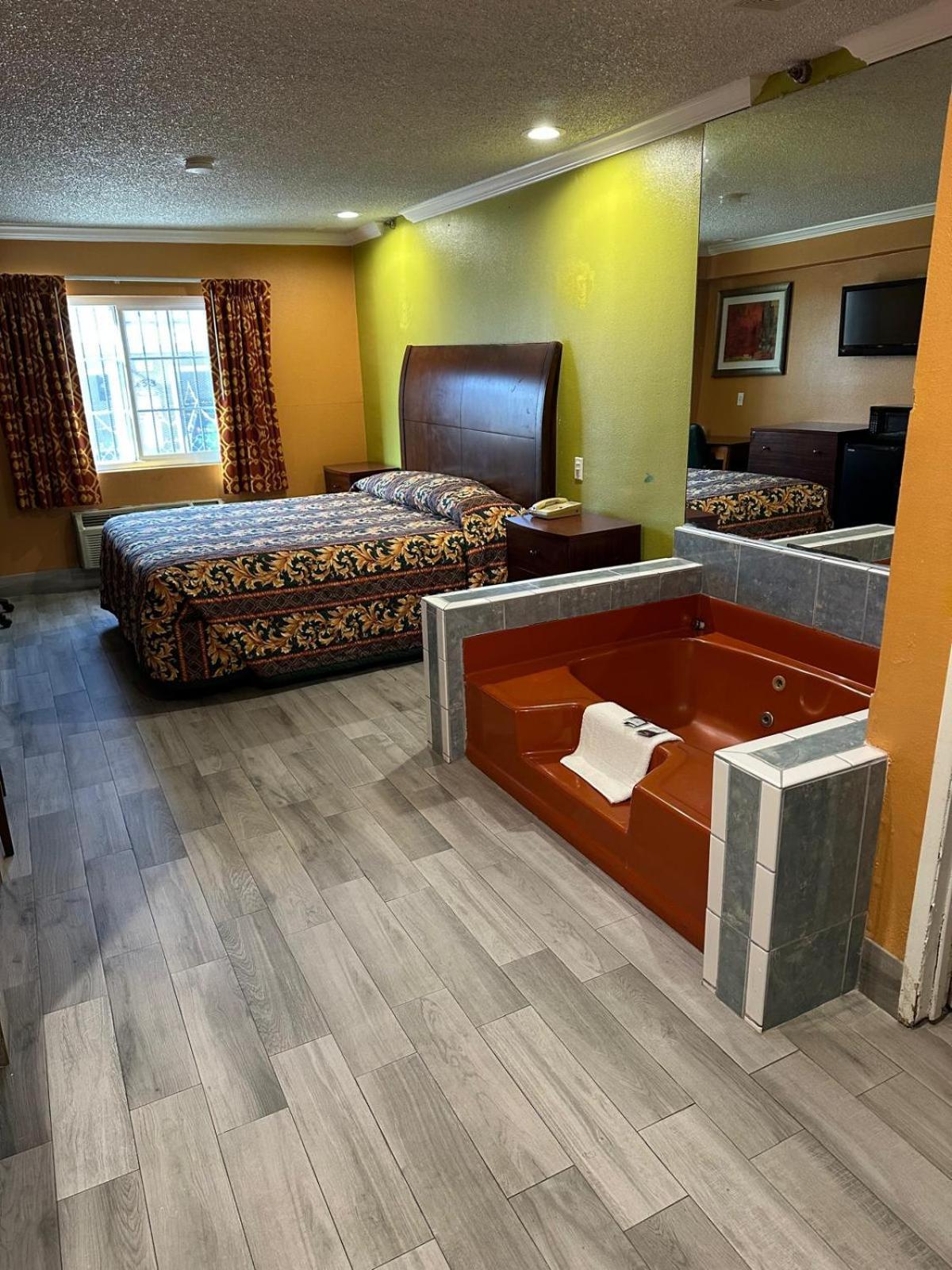Heritage Inn And Suites Corona Dış mekan fotoğraf