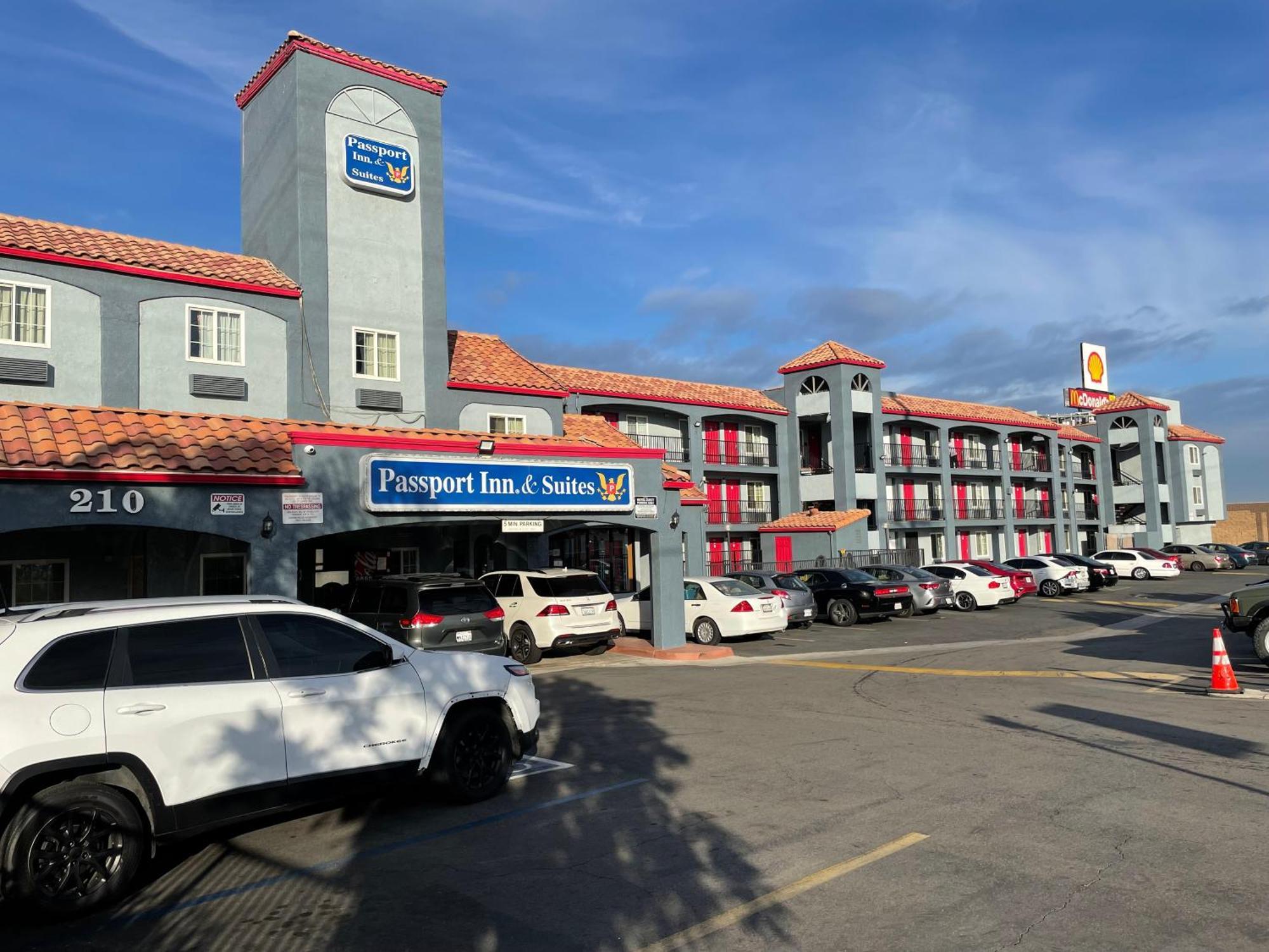 Heritage Inn And Suites Corona Dış mekan fotoğraf