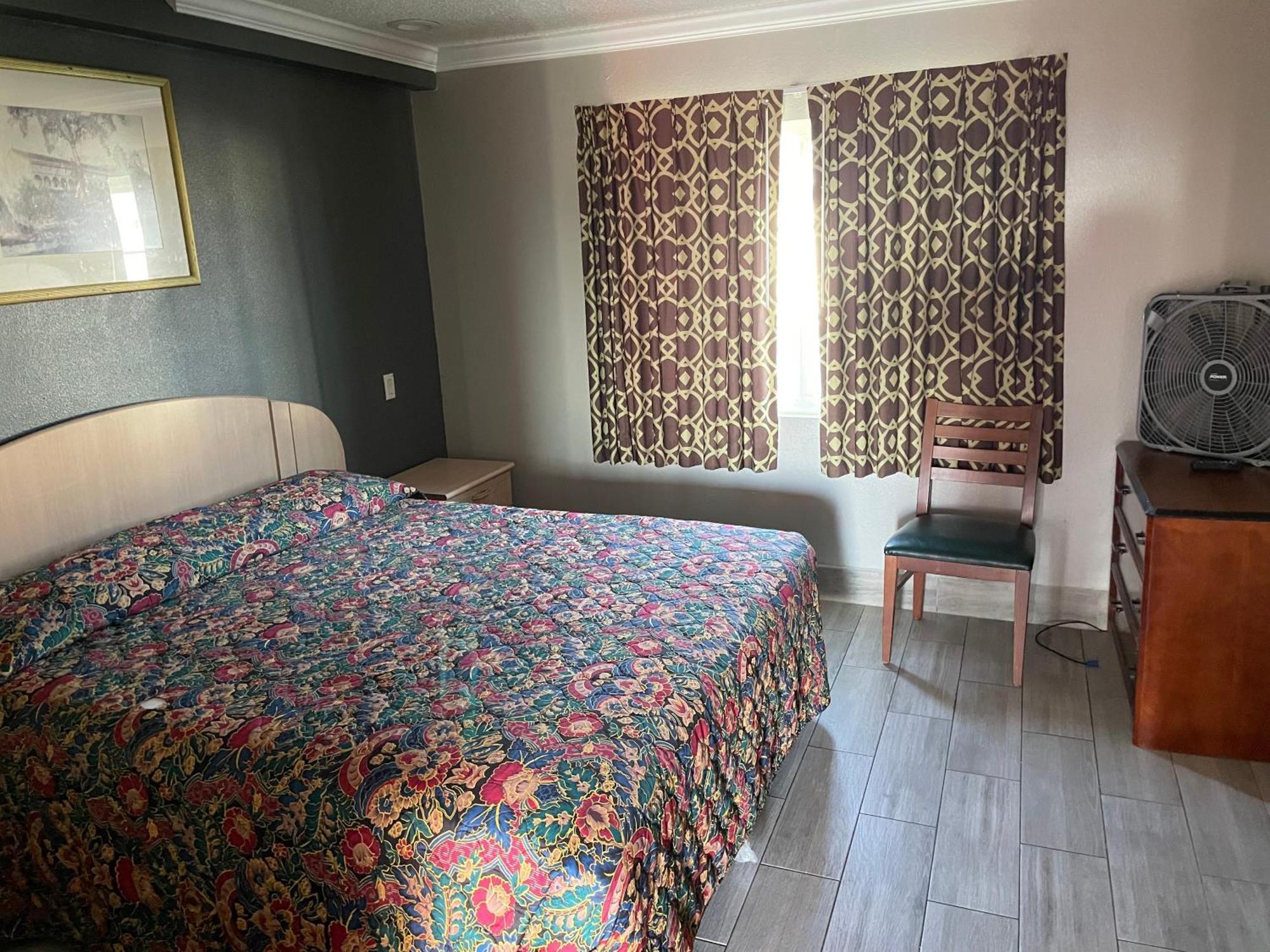 Heritage Inn And Suites Corona Dış mekan fotoğraf
