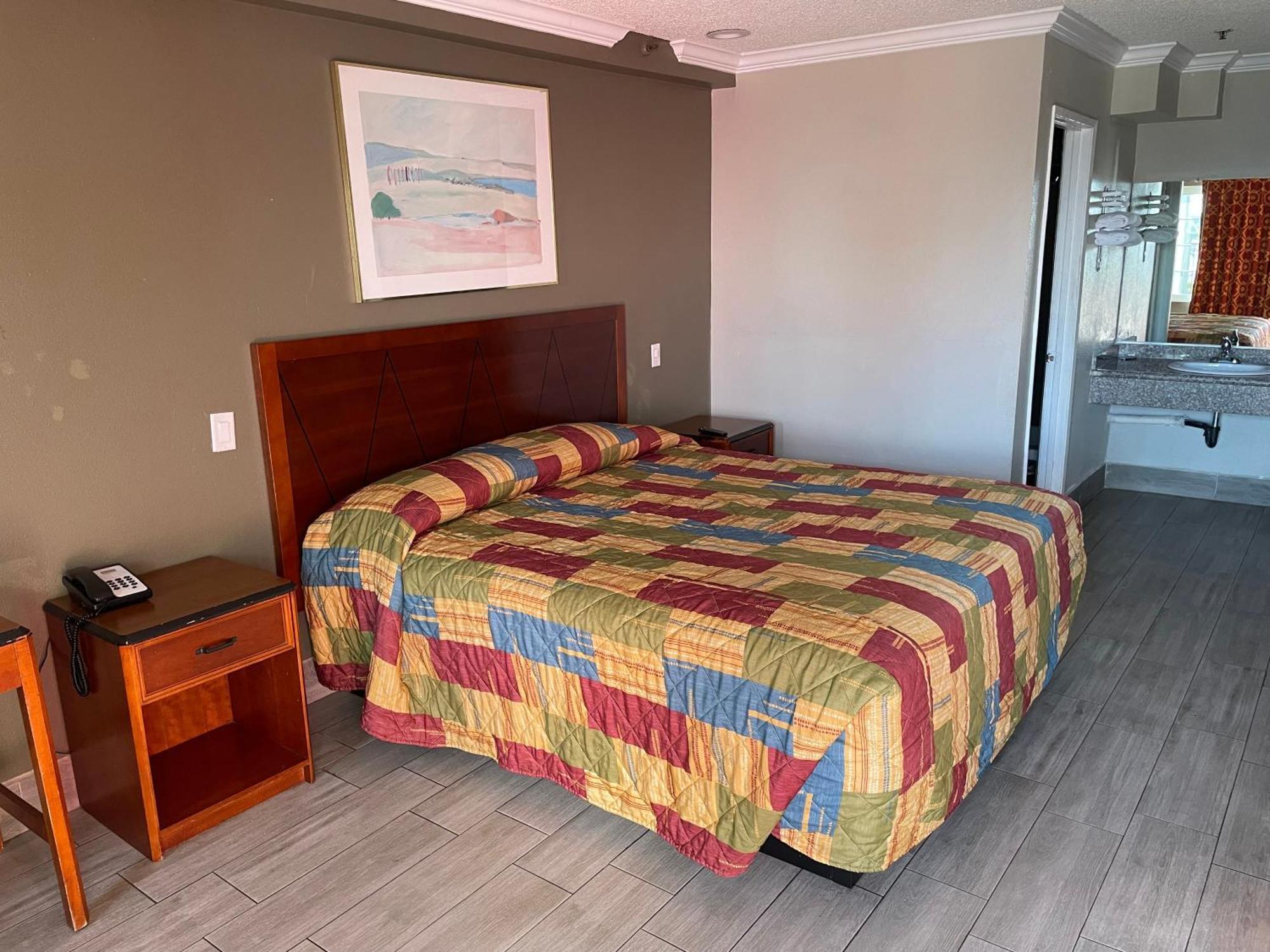 Heritage Inn And Suites Corona Dış mekan fotoğraf